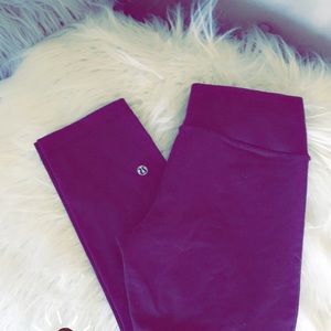 Lululemon crop burgundy